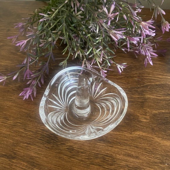 Vintage Crystal lead Ring Holder - Picture 3 of 3